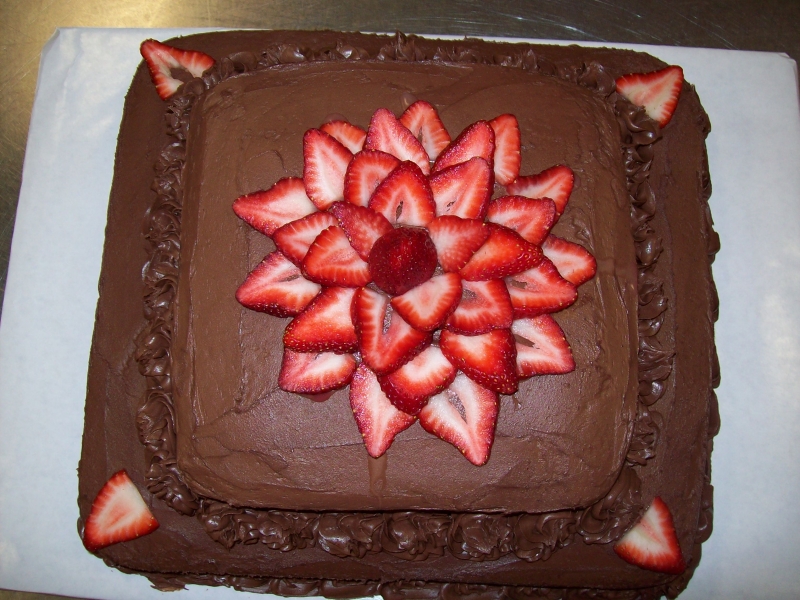 strawberry-chocolate-cake